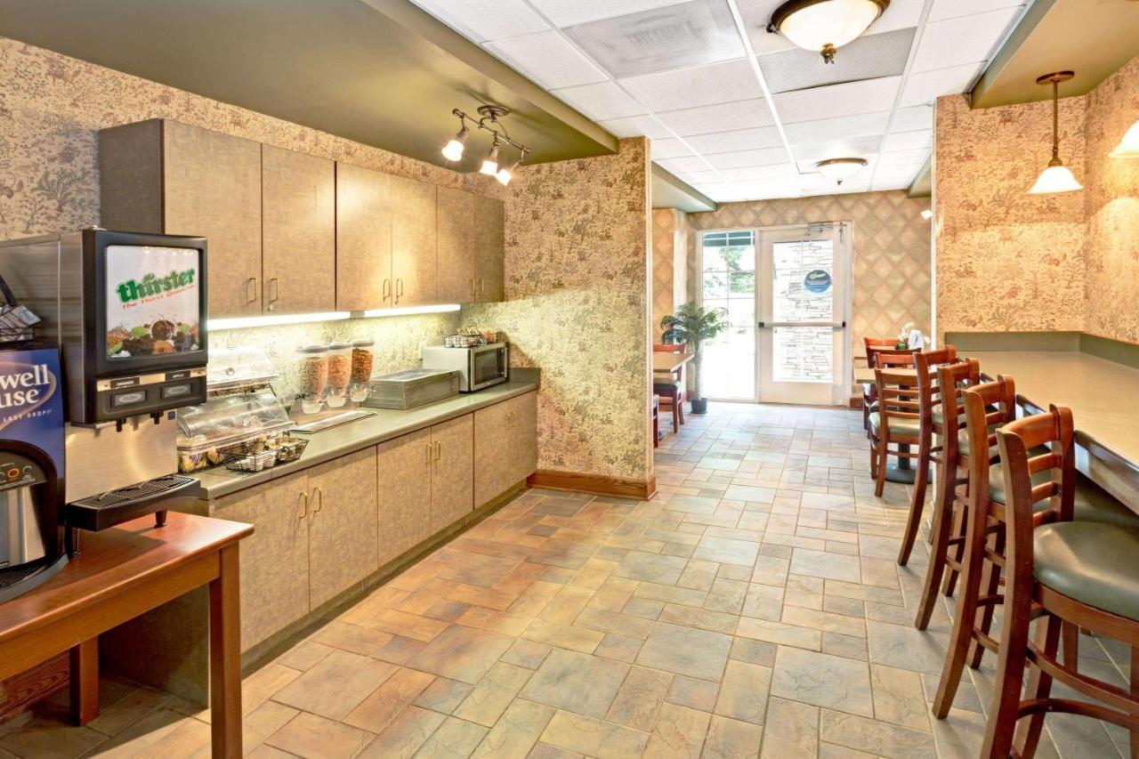 Microtel Inn & Suites By Wyndham Perimeter Center Sandy Springs Buitenkant foto